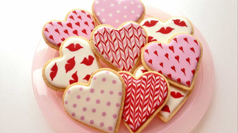 Traditional Valentine's Set in Tin gift box